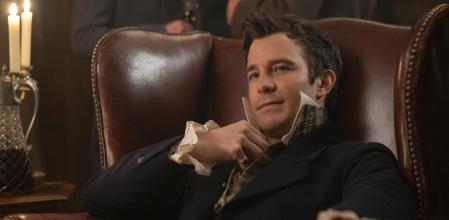 Es el turno de Luke Thompson.