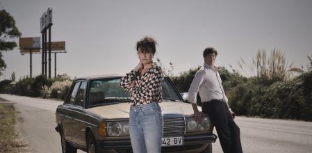 Mireia Aixalà e Ivan Benet protagonizan ‘Com vaig aprendre a conduir’, de Paula Vogel