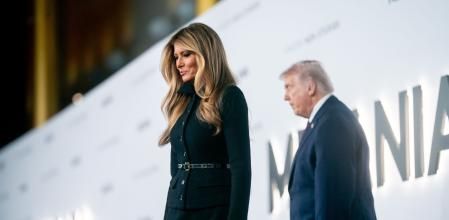 La primera dama de EE.UU., Melania Trump, junto al presidente Donald Trump 