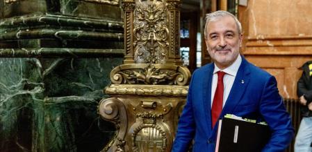 El alcalde Jaume Collboni, entrando en el pleno de este viernes