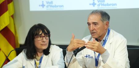 &nbsp;El director gerente del Hospital Vall d'Hebron, Albert Salazar, y la jefa de enfermedades infecciosas del hospital, Dolors Rodríguez&nbsp;