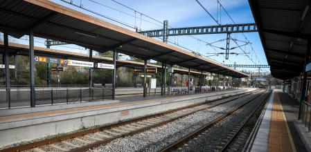 Una estación de Rodalies en uno de los días en los que no había servicio.