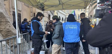 Dos euros, two euro, due euro: la Fontana di Trevi es desde este lunes de pago para verla de cerca