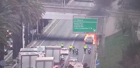 Imagen difundida por el Servei Català de Transit del incidente en la Ronda Litoral.