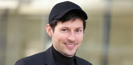 Dúrov en París en diciembre del 2024 para acudir al juzgado por la investigación que se le abrió