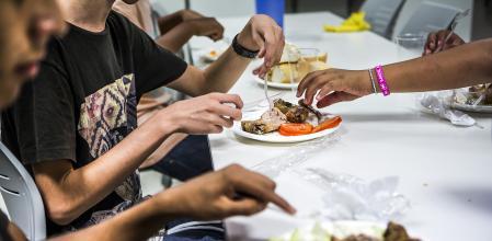 Comedor social para jóvenes en riesgo de exclusión social, en l'Hospital de Llobregat&nbsp;