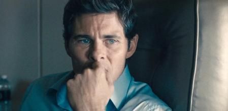 No se puede decir que James Marsden aguante muchos minutos vivo, no.