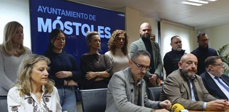El alcalde de Móstoles, Manuel Bautista (PP, 2i), descartó este jueves su dimisión