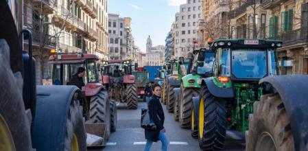 Tractores concentrados en el centro de Barcelona, este viernes&nbsp;<br>