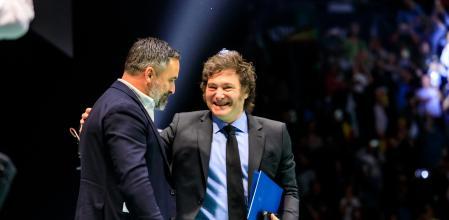 Santiago Abascal con Javier Milei en Madrid en un acto de Vox en junio del 2024