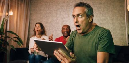 Un hombre alucina con los descuentazos de la Promo de San Valentín de AliExpress