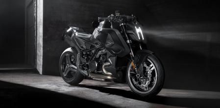 La potencia del motor LC8 V-Twin de 1.350 cc se ha canalizado a través de un escape Brabus de doble tubo&nbsp;