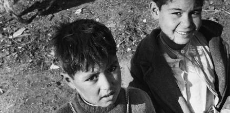 Dos niños en Madrid, 1956