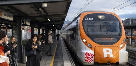 Restablecimiento del servicio de Rodalies tras el accidente en Gelida. Puesta en marcha de la línea R2 en la estación central de Granollers.
