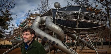 Julià Guillamon, fotografiado recientemente en el parque de la Pegaso en Barcelona 