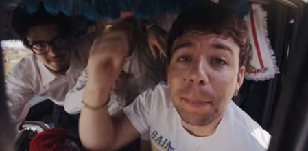 Fotograma de 'Ni borracho', el nuevo single de Quevedo.