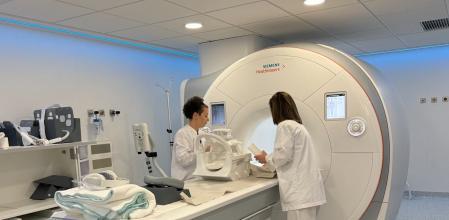 Equipo de resonancia del hospital de Tremp.