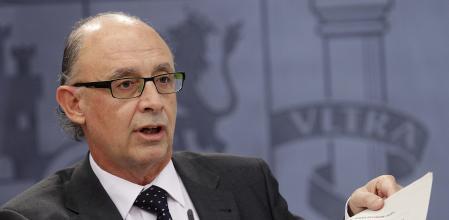 El exministro de Hacienda, Cristóbal Montoro, durante una rueda de prensa