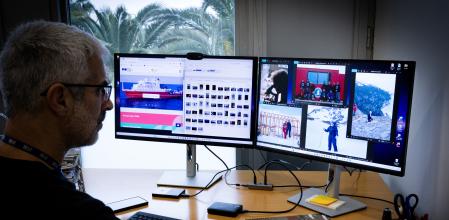 Los tres álbumes con las diapositivas fueron digitalizados para asegurar la conservación de estas imágenes