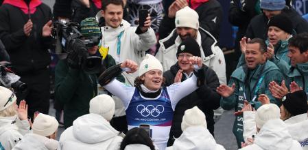 BORMIO, ITALY - FEBRUARY 14: Gold medalist Lucas Pinheiro Braathen of Team Brazil celebrates with his team during the Men's Giant Slalom Run 2 on day eight of the Milano Cortina 2026 Winter Olympics at Stelvio Alpine Skiing Centre on February 14, 2026 in Bormio, Italy. (Photo by Christian Petersen/Getty Images)