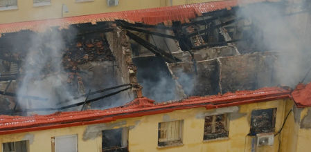 Imagen del incendio sucedido esta mañana en el barrio Miguel Hernández de Alicante