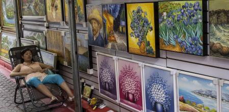 Las copias de Van Gogh siguen siendo las más demandadas. Puesto callejero en Darfen&nbsp;