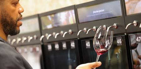 Un dosificador de vino&nbsp;
