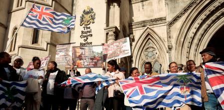 Protesta en Londres contra la soberanía de Chagos a Reino Unido.