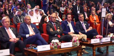 &nbsp;El presidente del Gobierno, Pedro Sánchez (d) participa este jueves en Nueva Delhi en la Cumbre de Impacto IA EFE/Moncloa/ Fernando Calvo