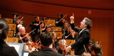 Entusiasmo en L.A. con el coro catalán y el abrazo de paz de la ‘Missa Solemnis’ de Beethoven
