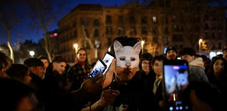 Seguidores del fenómeno 'therians''&nbsp; en Arc de Triomf, en Barcelona