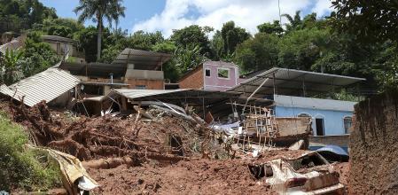 Una zona afectada por fuertes lluvias en Juiz de Fora (Brasil) 