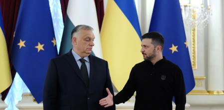 Zelenski con Orbán el pasado julio, en la primera visita del húngaro a Kyiv desde la invasión rusa