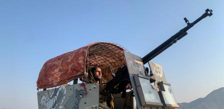 Los talibanes no lo tienen fácil para derribar los sofisticados cazabombarderos chinos y estadounidenses de Pakistán. Pero Pakistán lo último que necesita es meA Taliban. En la foto, un blindado Humvee en Nangarhar, Afganistán, cerca de la frontera, este sábado