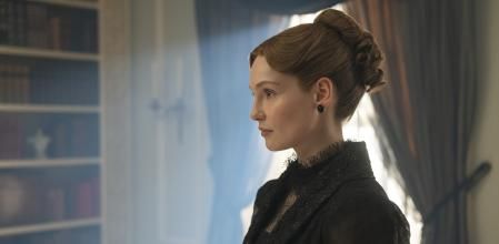 Francesca no es exactamente un personaje secundario o de apoyo: su trama de fondo está siendo significativa.