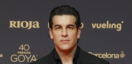Mario Casas posa en la alfombra de los Premios Goya en Barcelona