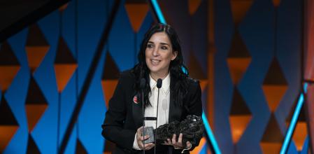 Alauda Ruiz de Azúa recoge el premio a mejor dirección