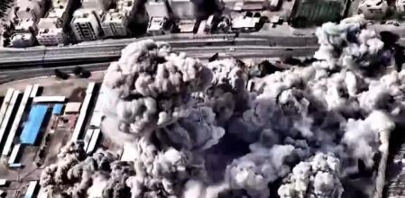 Fotograma que muestra la explosión en el recinto donde permanecía Ali Jamenei.