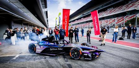 El monoplaza de Fórmula E sale de boxes con las cámaras de realidad virtual que transmiten en directo