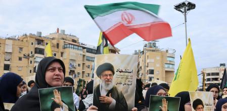 Partidarios de Hizbulah reclaman venganza por la muerte de Ali Jamenei