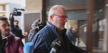 El diputado de Medio Ambiente de la Diputación de Valencia, Avelino Mascarell, responsable del Consorcio Provincial de Bomberos a su llegada al juzgado de Catarroja&nbsp;