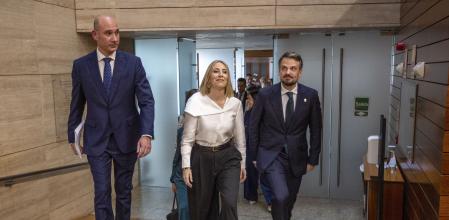 La candidata del PP a la Presidencia de la Junta de Extremadura, María Guardiola, a su llegada.