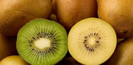 Kiwi verde y kiwi amarillo&nbsp;