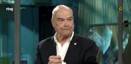 Antonio Resines desvela el motivo tras su reciente ingreso hospitalario: “Tuve un percance físico, una operación a corazón abierto”