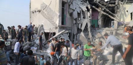 En el bombardeo de esta escuela de Minab murieron decenas de niñas; nadie admite la autoría