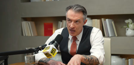 James Joseph Sexton es un abogado estadounidense especializado en derecho de familia y divorcios