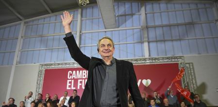 El expresidente Zapatero, en el mitin que ayer protagonizó en León
