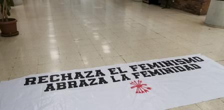 Los decanatos de la Facultad de Ciencias Políticas y Sociología de la Complutense han denunciado “los graves hechos”.