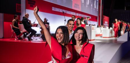 Dos alumnas del&nbsp;Grado en Marketing y Comunicación Digital&nbsp;