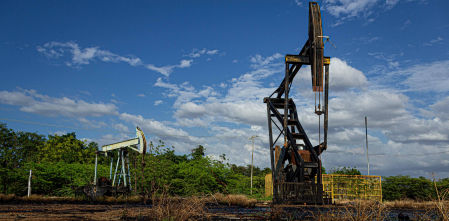 EE.UU. permite a grandes petroleras como Repsol reanudar operaciones en Venezuela